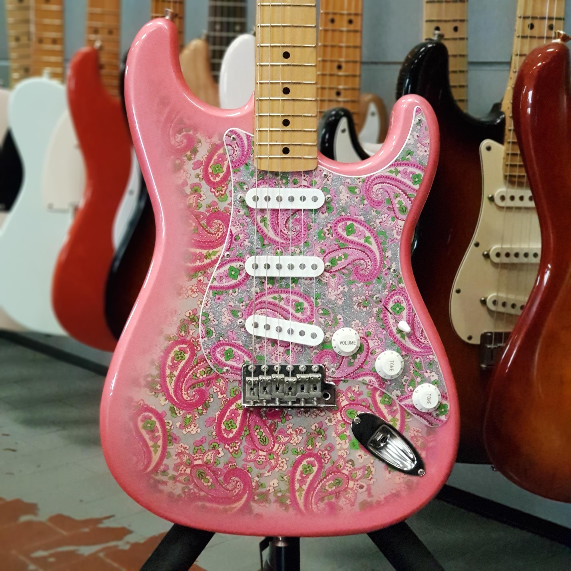 Fender shop stratocaster paisley