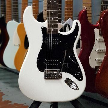 SQUIER AFFINITY STRATOCASTER HH WHITE