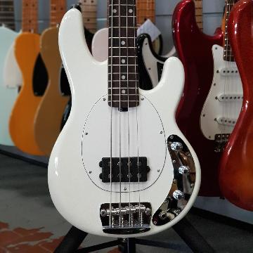 STERLING BY MUSIC MAN STINGRAY SS4 RW OLYMPIC WHITE