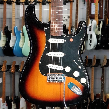 Squier Stratocaster Sunburst Rw Japan  Assembled - Guitars Guitars - Solid Body Electric Guitars