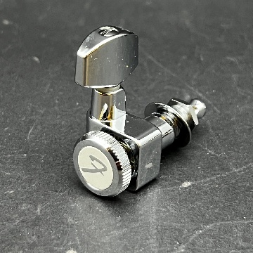 FENDER LOCKING TUNERS