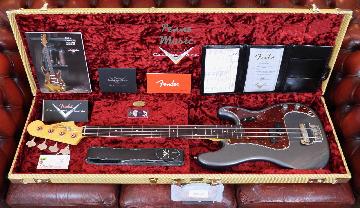 FENDER Sean Hurley Signature Precision Bass, Rosewood Fingerboard, Aged Charcoal Frost - 9235001347