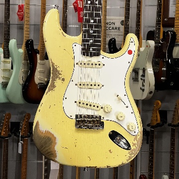 FENDER CUSTOM SHOP STRATOCASTER 67 HEAVY RELIC AGED VINTAGE WHITE