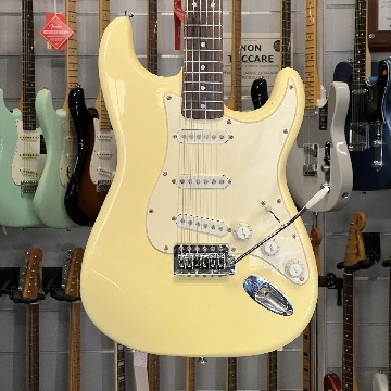 SQUIER STRATOCASTER BULLET WHITE