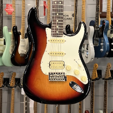 FENDER PERFORMER HSS STRATOCASTER RW SUNBURST