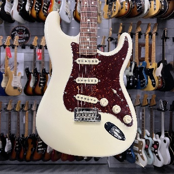 FENDER AMERICAN PROFESSIONAL STRATOCASTER 2 II STRAT RW OLYMPIC WHITE