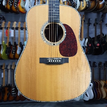 MARTIN HD28 DREADNOUGHT