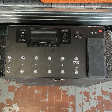 LINE 6 HELIX LT