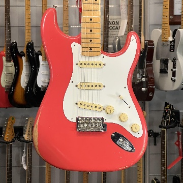 FENDER STRATOCASTER VINTERA ROAD WORN FIESTA RED + HARDCASE