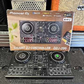 PIONEER DDJ 200 DJ CONTROLLER