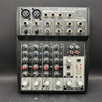 BEHRINGER XENYX 802 MIXER