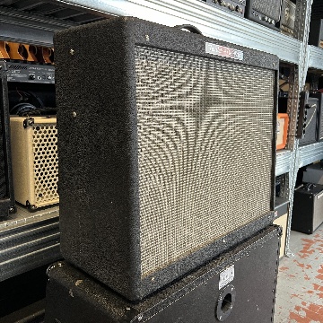 FENDER HOT ROD DEVILLE II  2X12