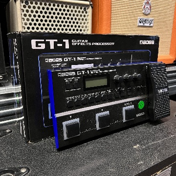 BOSS GT 1 MULTI EFFECTS