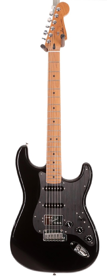 FENDER Limited Edition Player Plus Stratocaster HSS, Roasted Maple Fingerboard, Black - 0147322306
