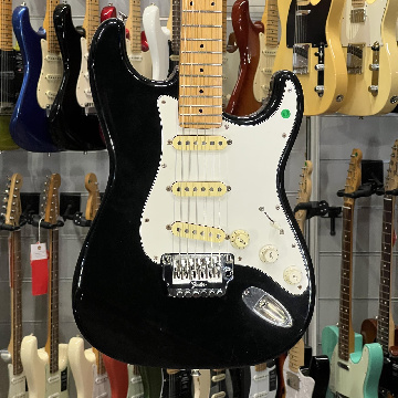 FENDER JAPAN STRATOCASTER BLACK 1984  1987