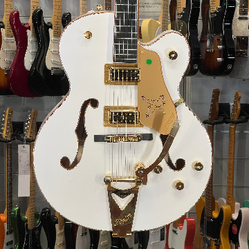 GRETSCH SYNCROMATIC WHITE FALCON  BIGSBY 2025 + HARD CASE
